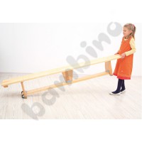Gymnastic bench with wheels