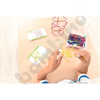 Construction kit for building solid figures