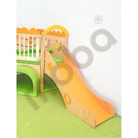 Play corner with sensory elements - meadow - right